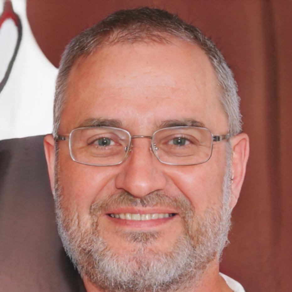 Retrato profesional de Aurelio Mendoza